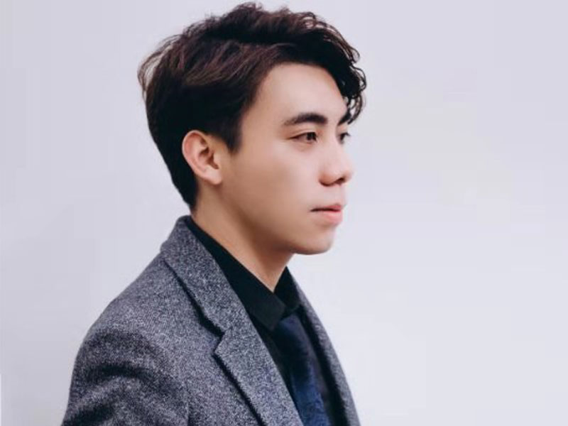 杨霄